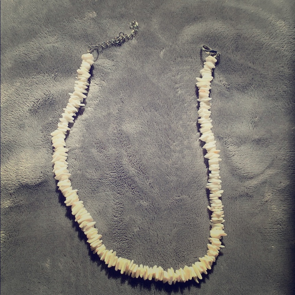 Puka shell necklace ✨